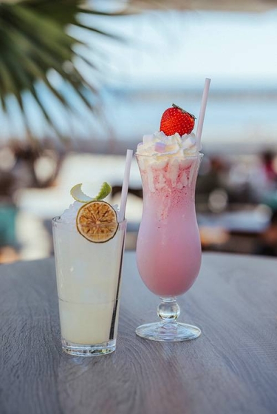 L'espace détente - La Petite Plage - restaurant LA GRANDE-MOTTE - Restaurant La Grande-Motte vue mer